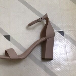 Madden Girl Beella Nude Block Heel Sandals size 8. New